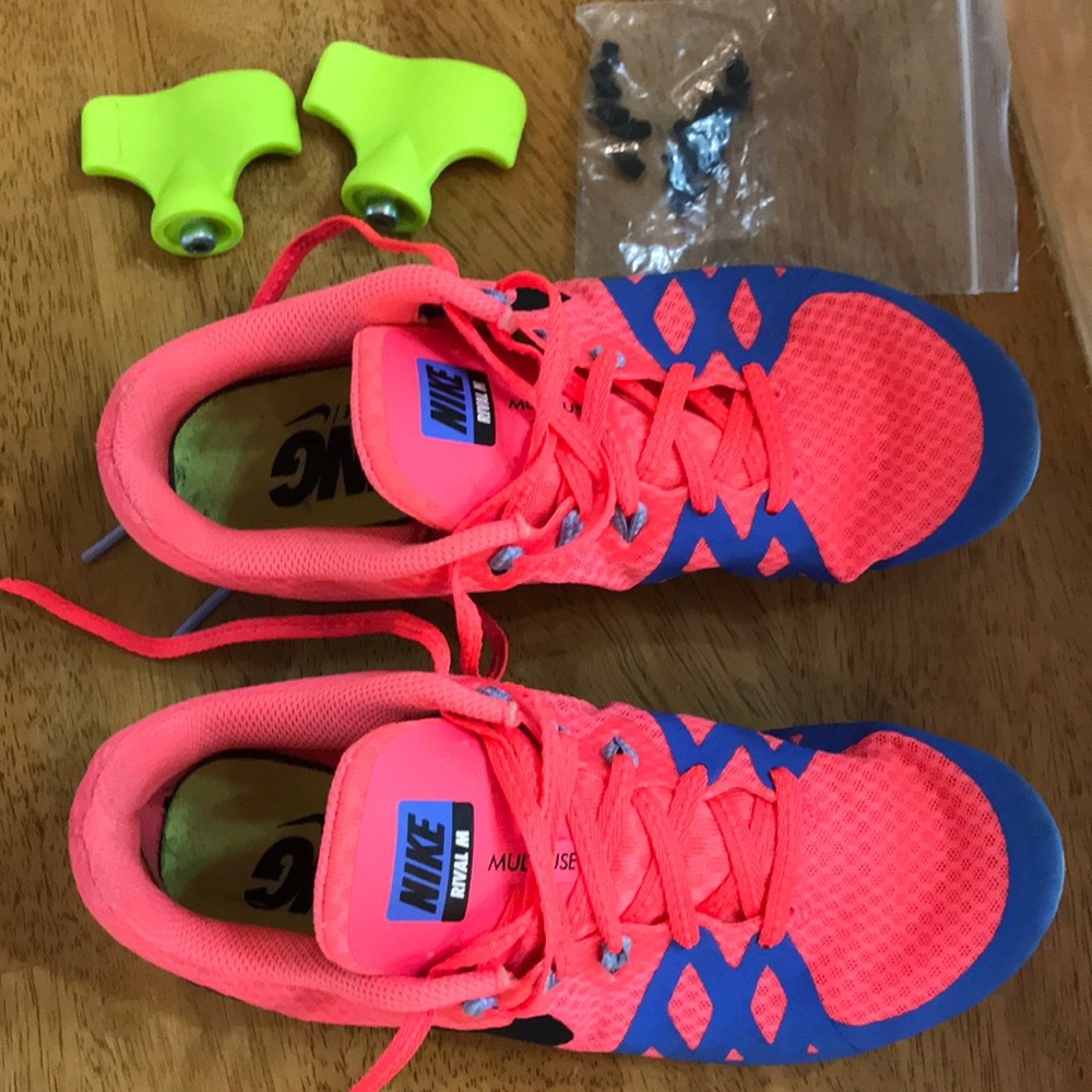 Track shoes